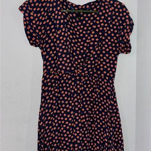 Short pinup type or polka dress